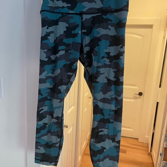 Lululemon leggings - Picture 1 of 2